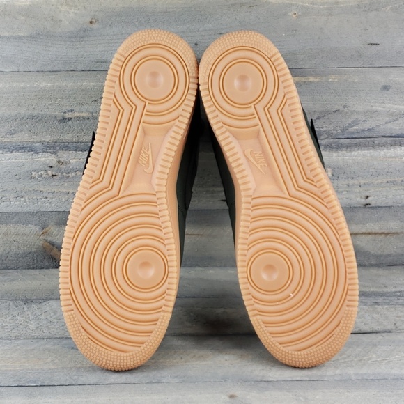 Nike Air Force 1 Utility Men's Sneakers - Picture 4 of 8